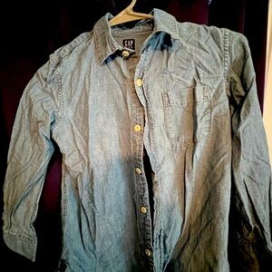 Gap chambray button down shirt